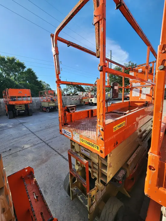 2017 JLG 2632ES Scissor Lift