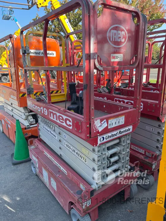 2019 MEC MICRO 19 Scissor Lift