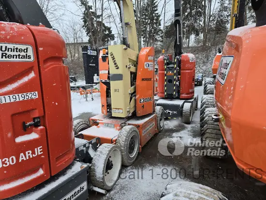2015 JLG E300AJP Articulating Boom Lift