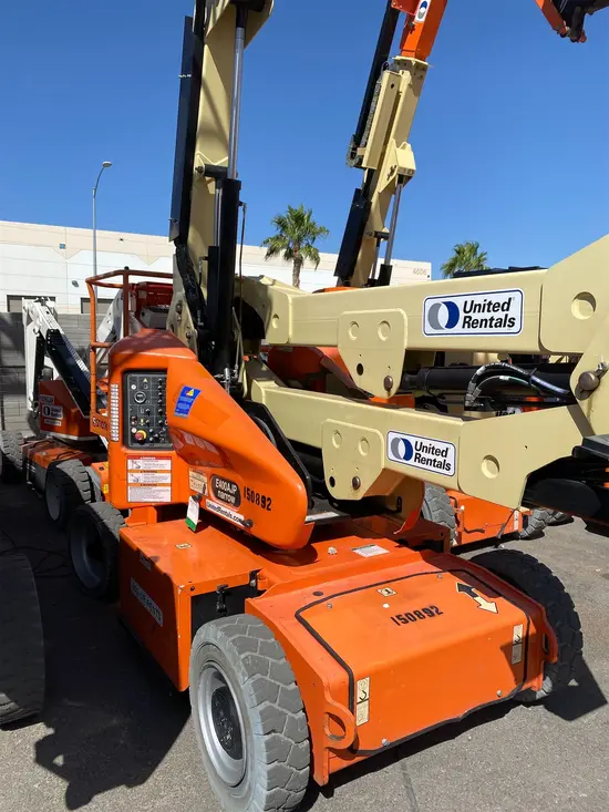 2015 JLG E400AJPN Articulating Boom Lift