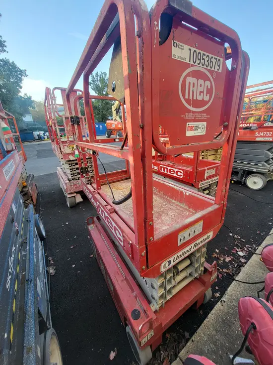 2019 MEC 1330SE Scissor Lift