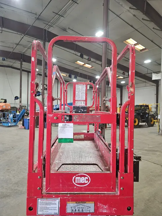 2019 MEC MICRO 26 Scissor Lift