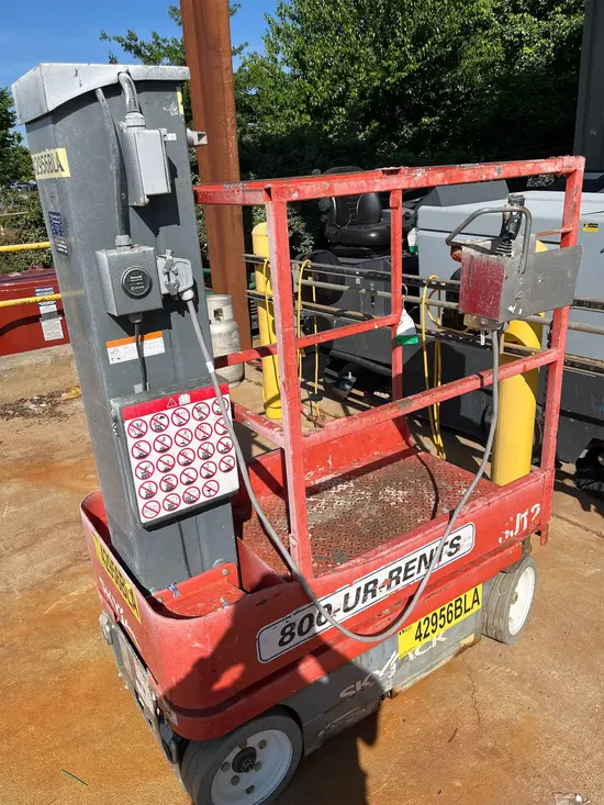 2017 Skyjack SJ12 Self-Propelled One-Person Lift