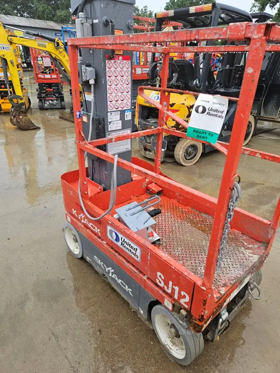 2017 Skyjack SJ12 Self-Propelled One-Person Lift