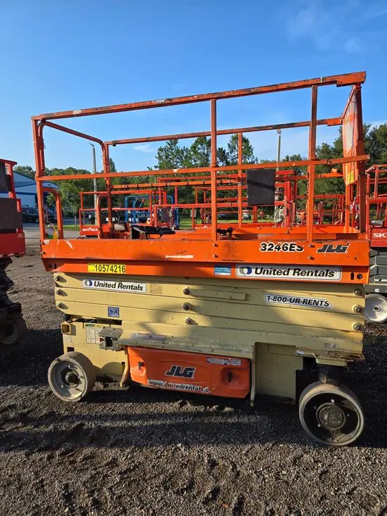 2017 JLG 3246ES Scissor Lift