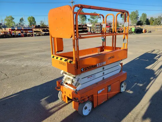 2018 Snorkel S3219E Scissor Lift