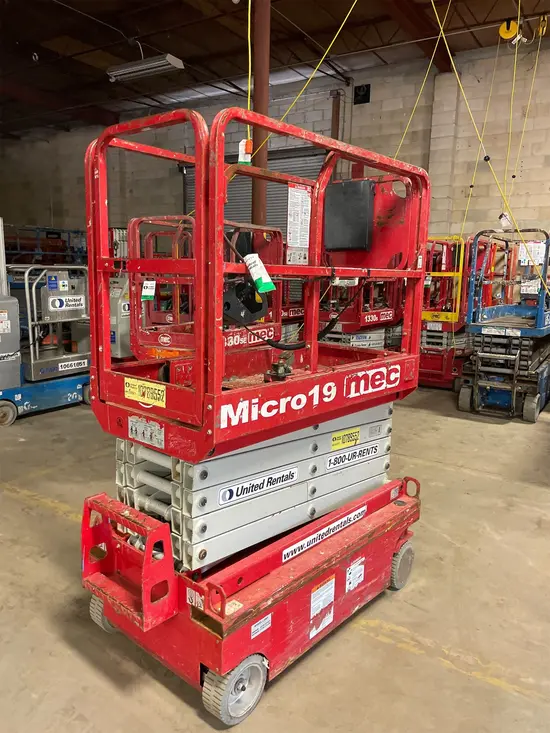 2018 MEC MICRO 19 Scissor Lift