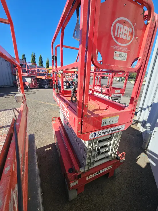 2019 MEC MICRO 19 Scissor Lift