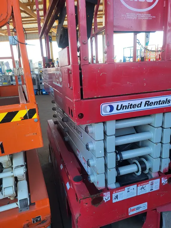 2021 MEC MICRO 26 Scissor Lift