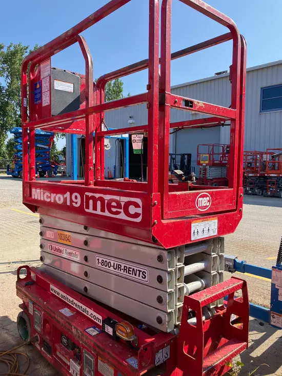 2018 MEC MICRO 19 Scissor Lift