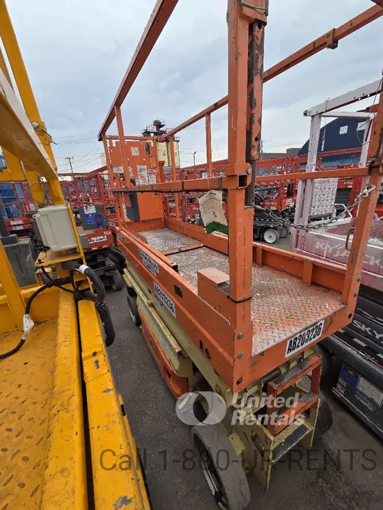 2018 JLG 2032ES Scissor Lift