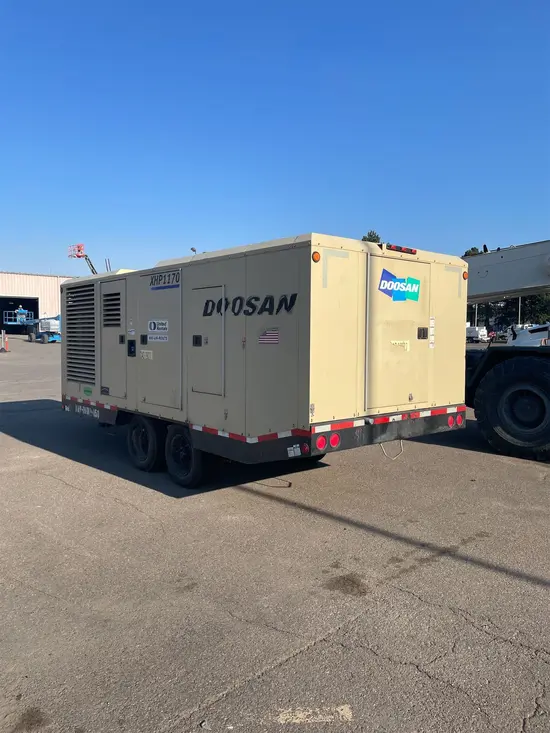 2019 Doosan XHP1170WCU-T4F Air Compressor