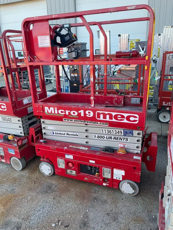 2022 MEC MICRO 19 Scissor Lift