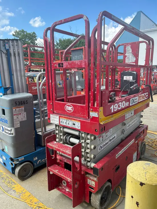 2018 MEC 1930SE Scissor Lift