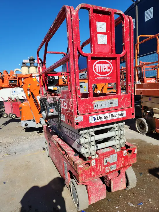 2018 MEC 1930SE Scissor Lift
