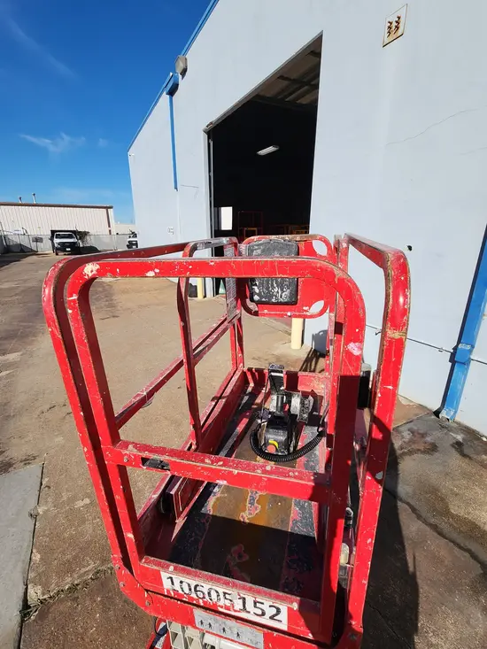 2017 MEC 1330SE Scissor Lift