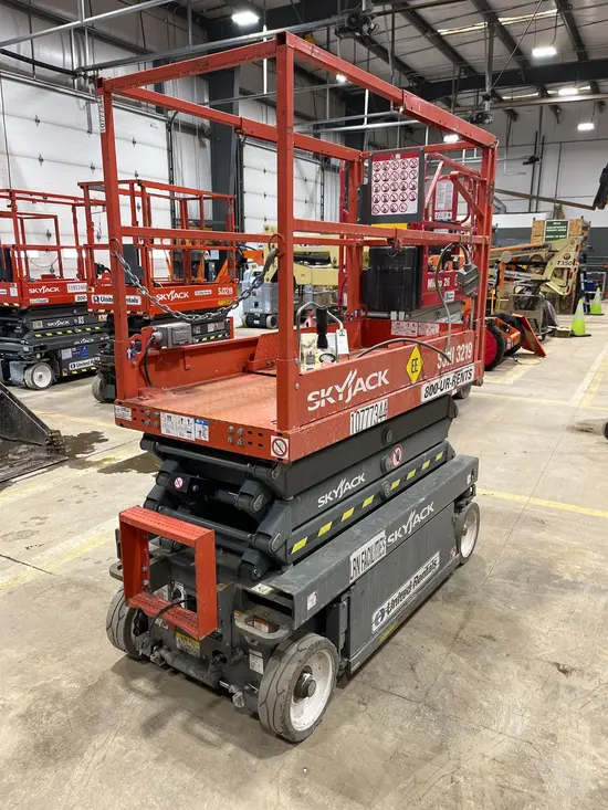 2018 Skyjack SJIII3219 EE Scissor Lift