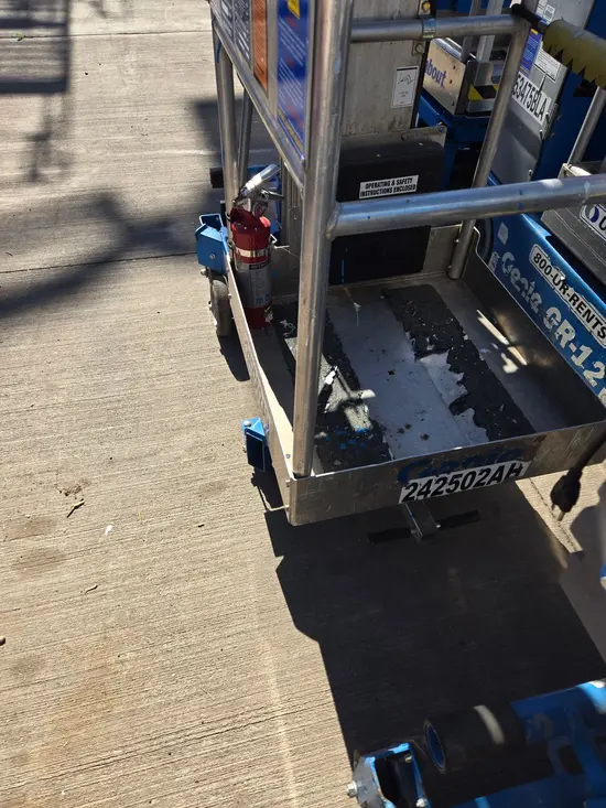 2019 Genie AWP-30SDC Pusharound Lift