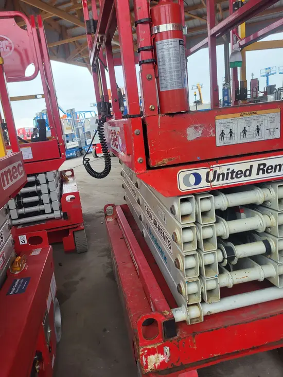 2018 MEC MICRO 19 Scissor Lift