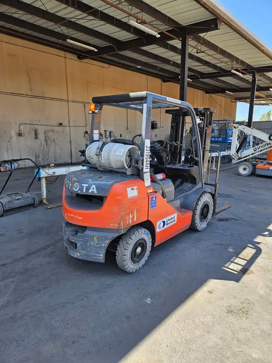 2019 Toyota 8FGU25 Warehouse Forklift