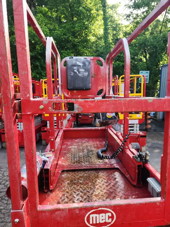 2018 MEC MICRO 19 Scissor Lift