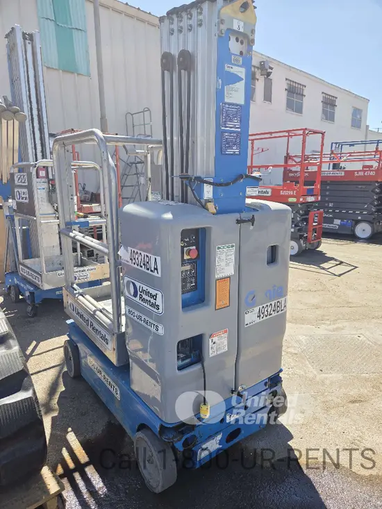 2017 Genie GR-20 Self-Propelled One-Person Lift