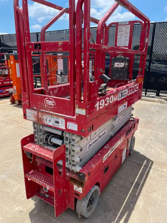 2018 MEC 1930SE Scissor Lift