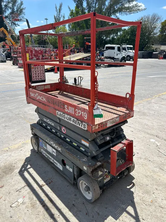 2016 Skyjack SJIII3219 Scissor Lift