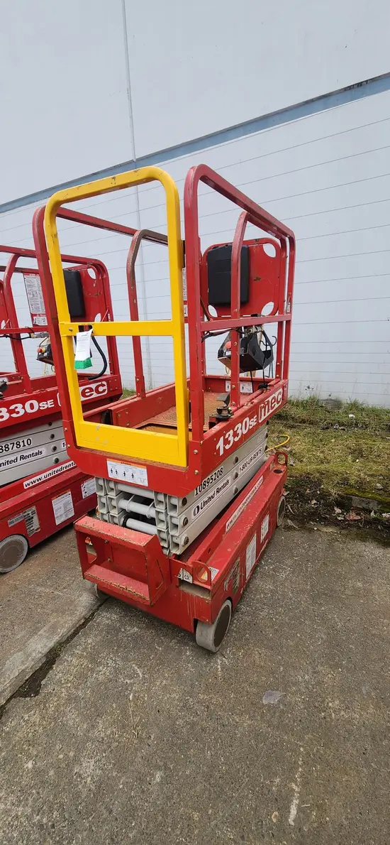 2019 MEC 1330SE Scissor Lift