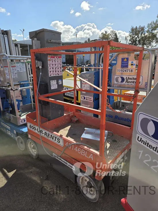2017 Skyjack SJ16 Self-Propelled One-Person Lift
