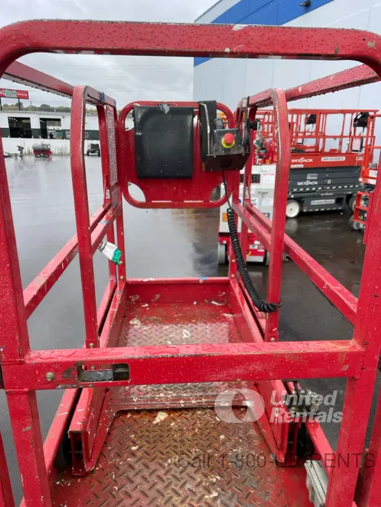 2019 MEC MICRO 19 Scissor Lift