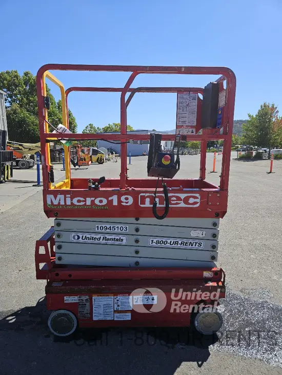 2019 MEC MICRO 19 Scissor Lift