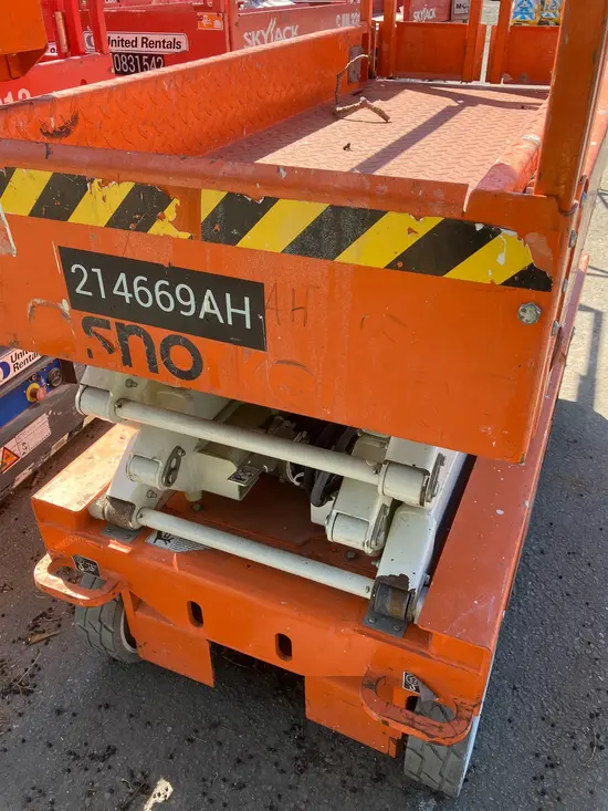 2018 Snorkel S3219E Scissor Lift
