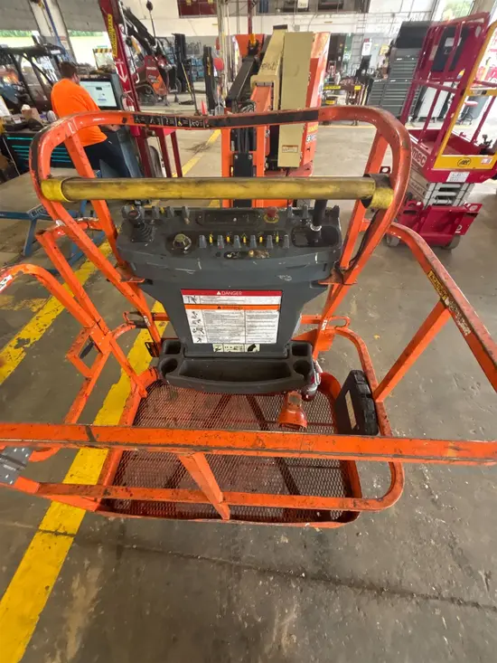 2018 JLG E300AJP Articulating Boom Lift