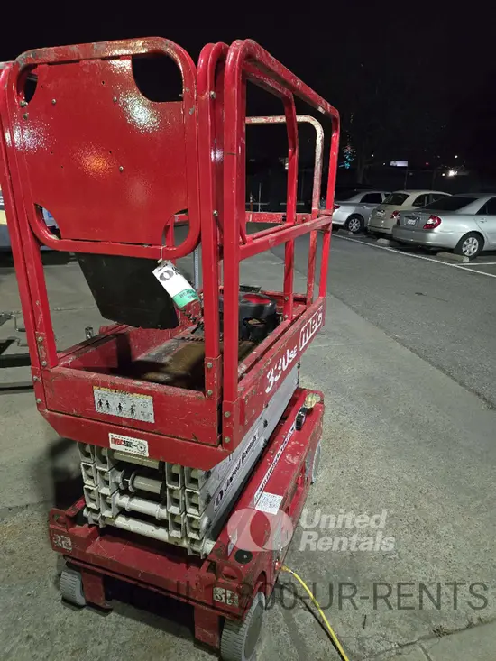 2017 MEC 1330SE Scissor Lift