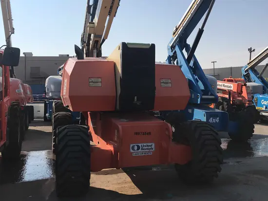 2012 JLG 800AJ Articulating Boom Lift