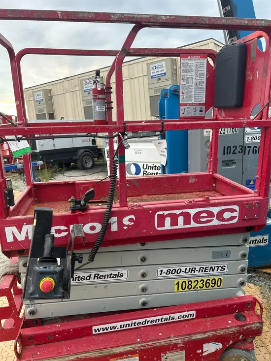 2018 MEC MICRO 19 Scissor Lift