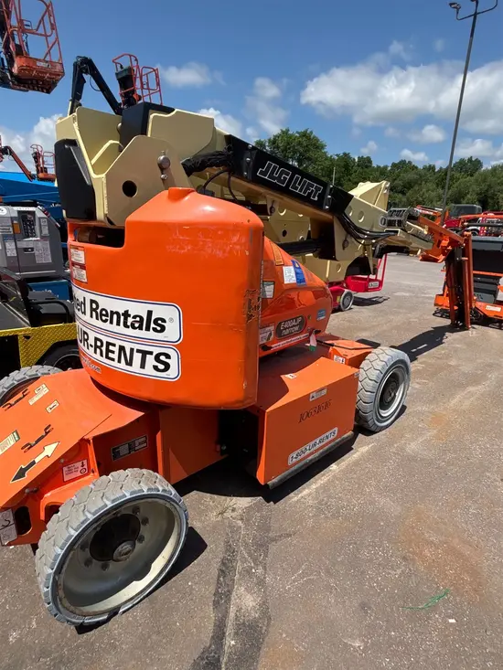 2017 JLG E400AJPN Articulating Boom Lift