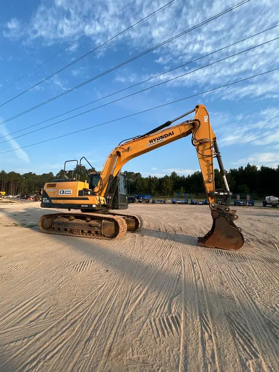 2019 HYUNDAI HX160L Excavator