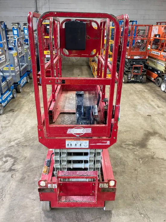 2018 MEC MICRO 19 Scissor Lift
