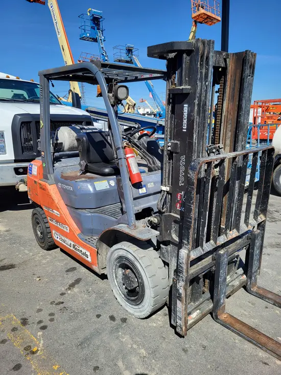 2019 Toyota 8FGU25 Warehouse Forklift