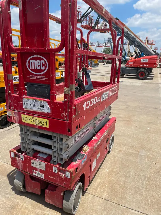 2018 MEC 1930SE Scissor Lift