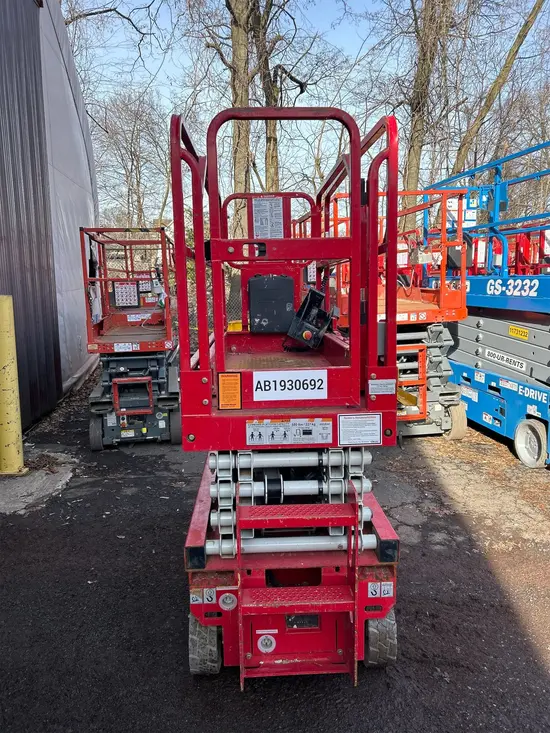2017 MEC 1930SE Scissor Lift