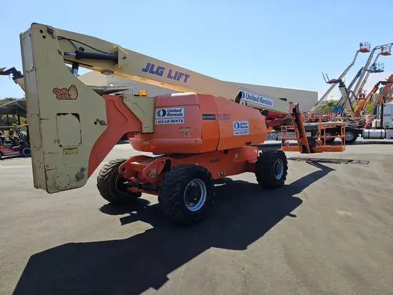 2013 JLG 800AJ Articulating Boom Lift
