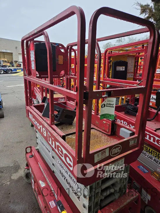 2018 MEC MICRO 19 Scissor Lift