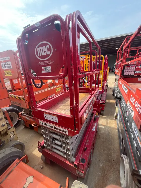 2018 MEC MICRO 19 Scissor Lift