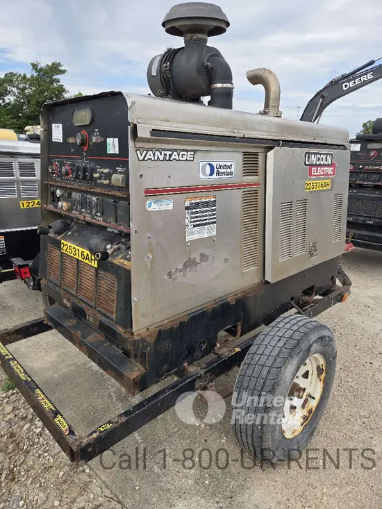 2019 Lincoln Electric VANTAGE 549 Welder
