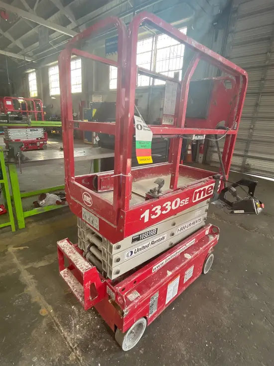 2017 MEC 1330SE Scissor Lift