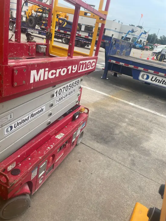 2018 MEC MICRO 19 Scissor Lift
