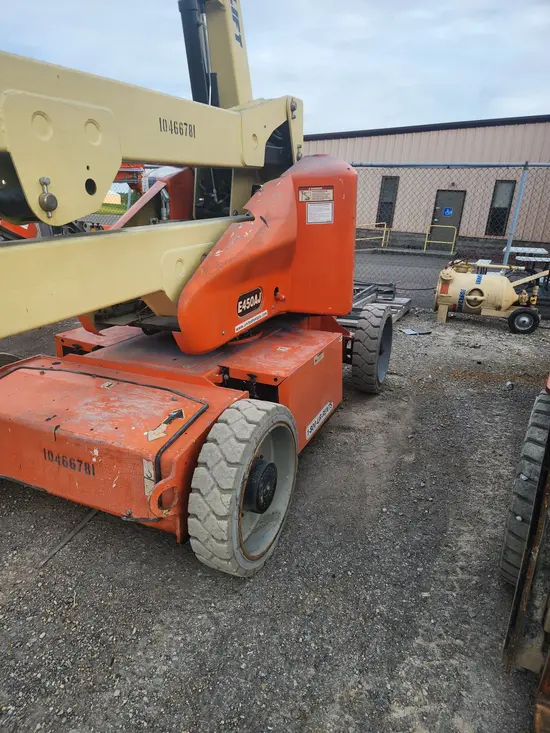 2016 JLG E450AJ Articulating Boom Lift